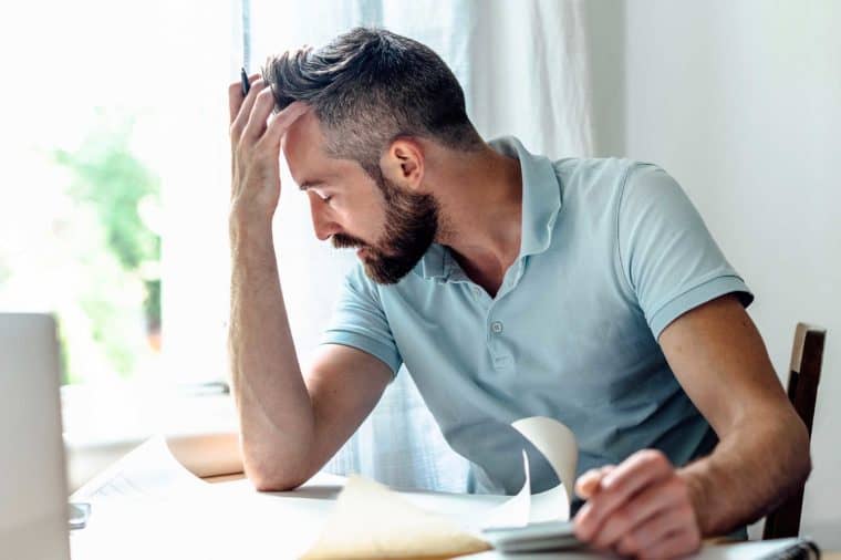 علائم کمبود ویتامین D با 9 علامت هشدار دهنده که باید به آنها توجه کرد علائم کمبود ویتامین D