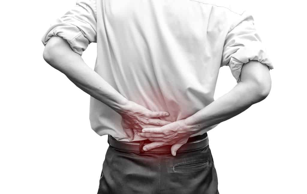 گرفتگی کمر به چه صورت رخ میدهد و درمانهای خانگی و طبی آن چیست؟ علامت خاموش حمله قلبی درد کمر